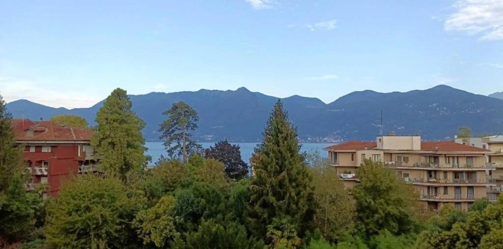 Studio With Lake And Montains Views Free Parking Луїно Екстер'єр фото